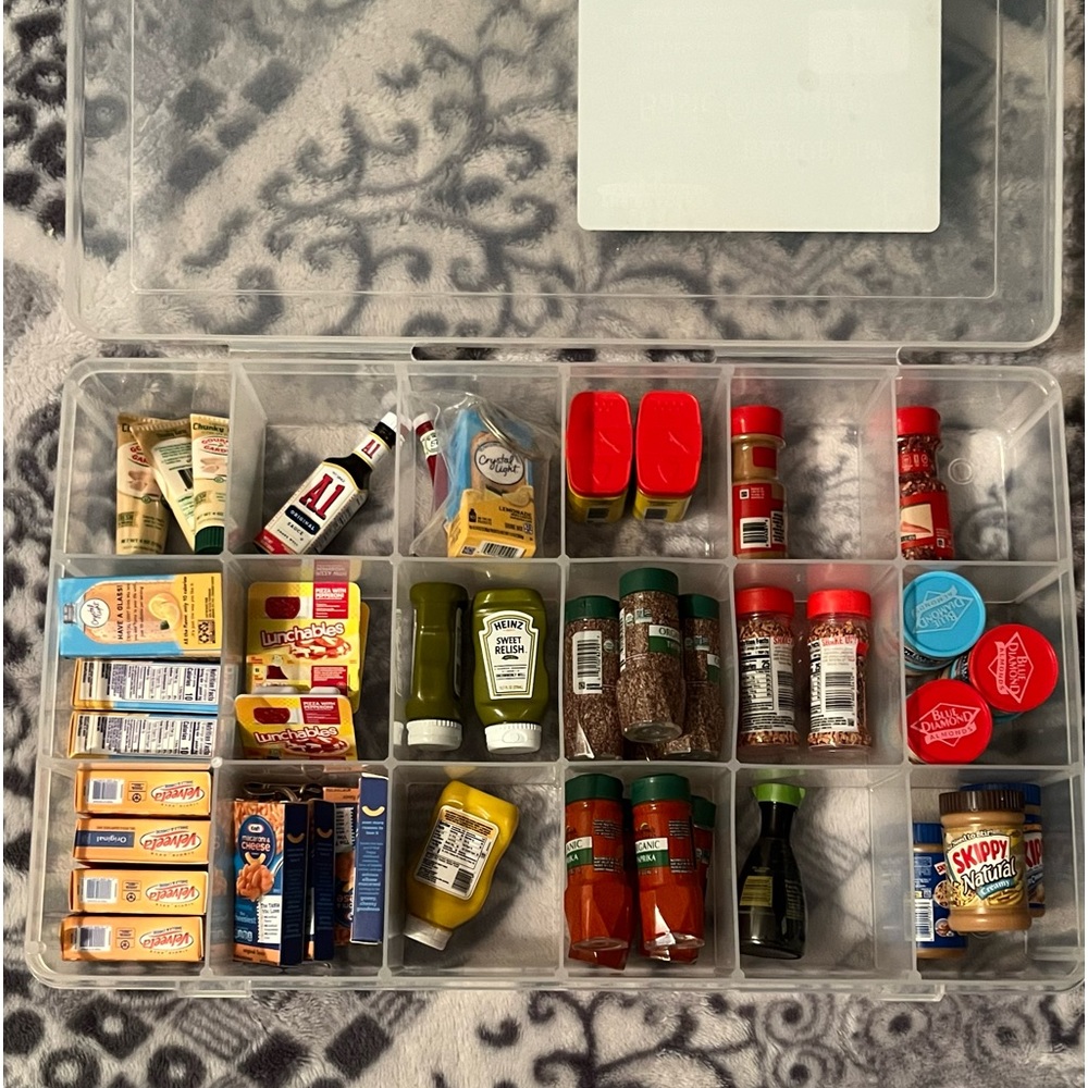 Assorted mini brands